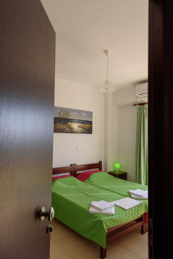 Elpidis Villa Kokkinos Pirgos Exterior foto