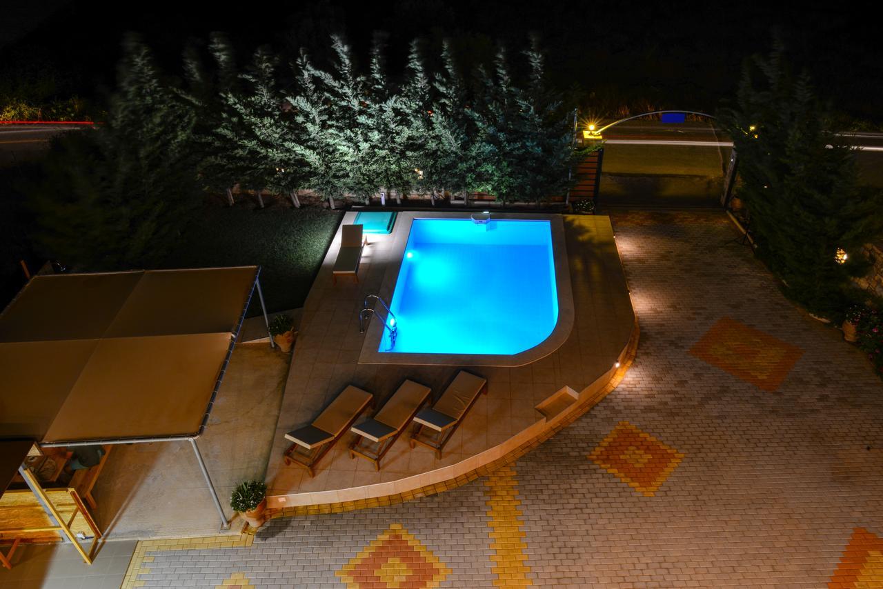 Elpidis Villa Kokkinos Pirgos Exterior foto